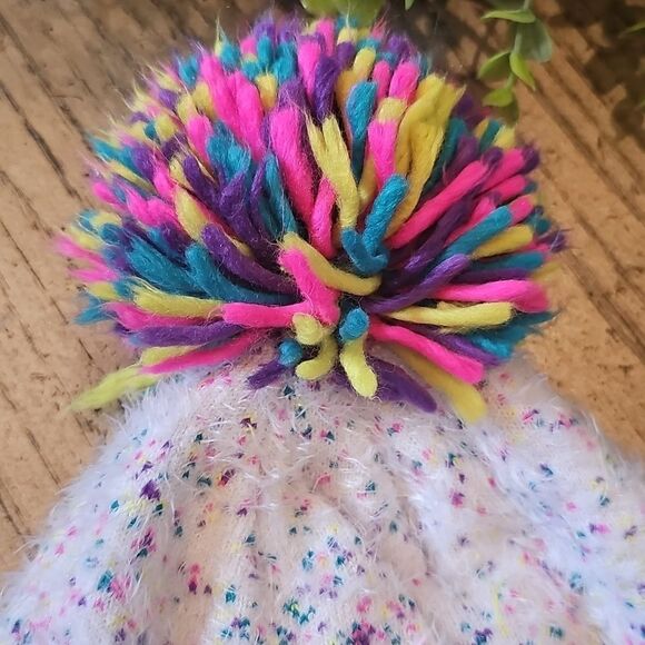 Confetti pom pom beanie - Picture 2 of 9
